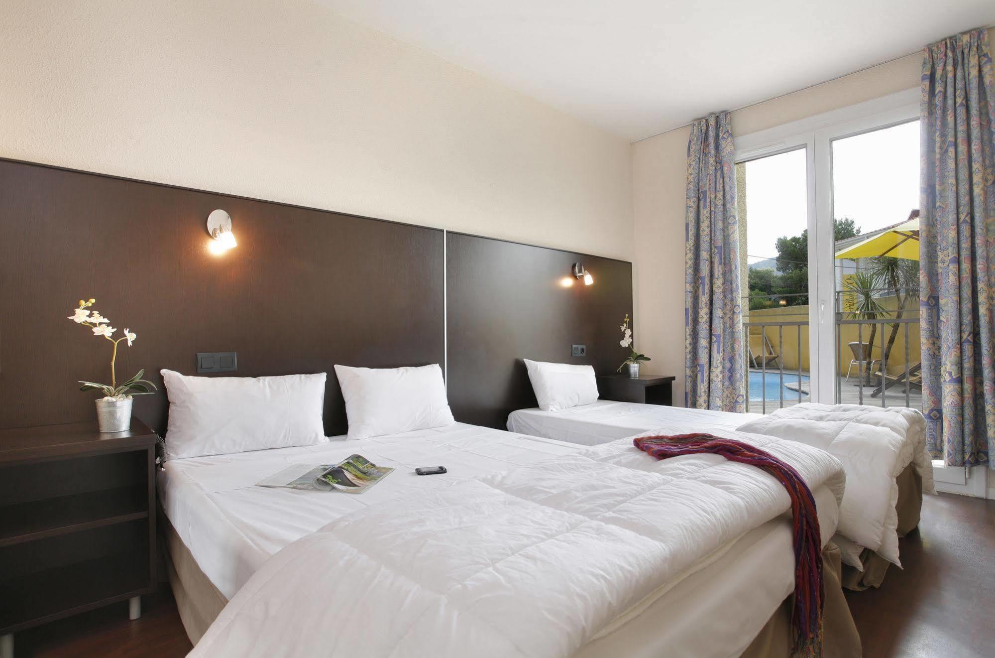 Hotel The Originals Perpignan Sud Le Grillon D'Or Le Boulou Εξωτερικό φωτογραφία