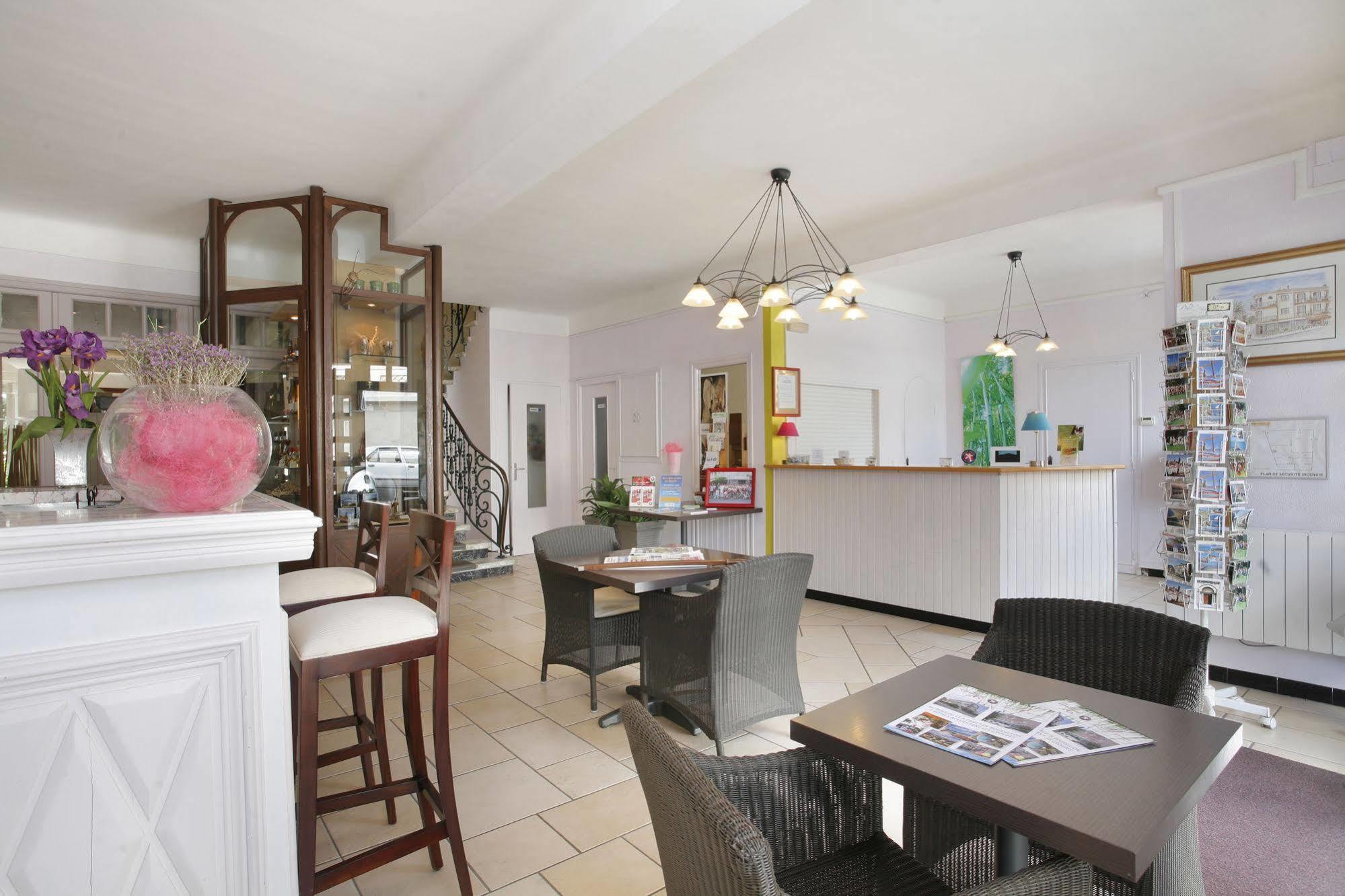 Hotel The Originals Perpignan Sud Le Grillon D'Or Le Boulou Εξωτερικό φωτογραφία