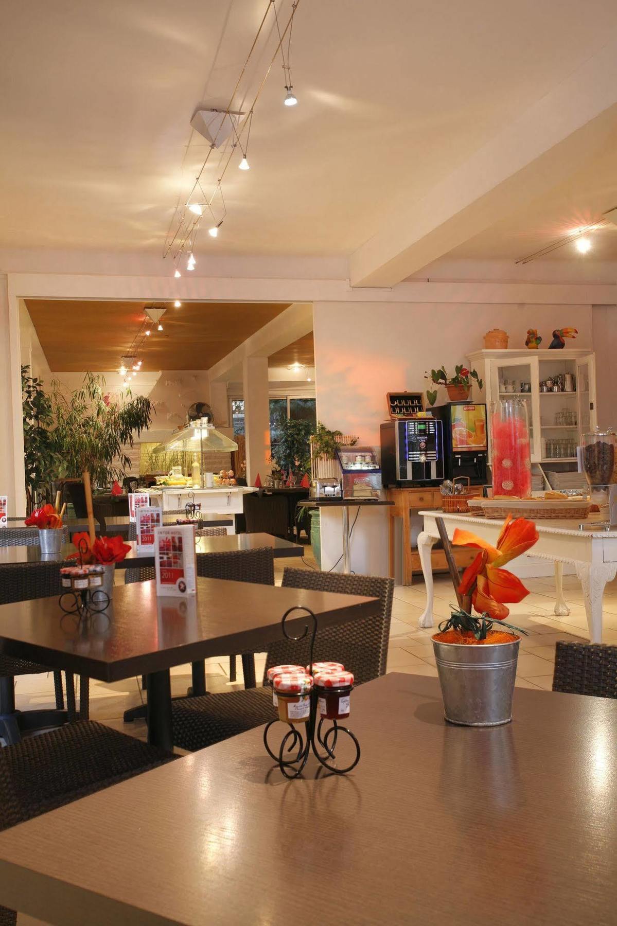 Hotel The Originals Perpignan Sud Le Grillon D'Or Le Boulou Εξωτερικό φωτογραφία