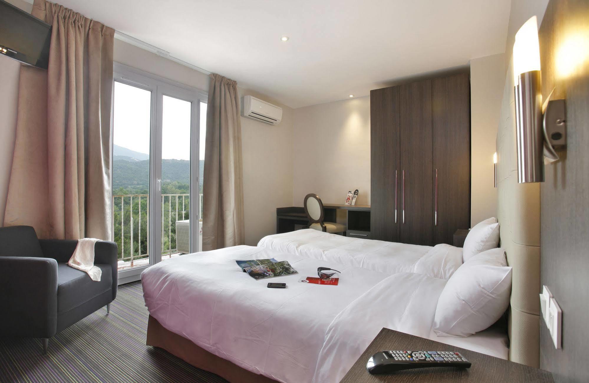 Hotel The Originals Perpignan Sud Le Grillon D'Or Le Boulou Εξωτερικό φωτογραφία