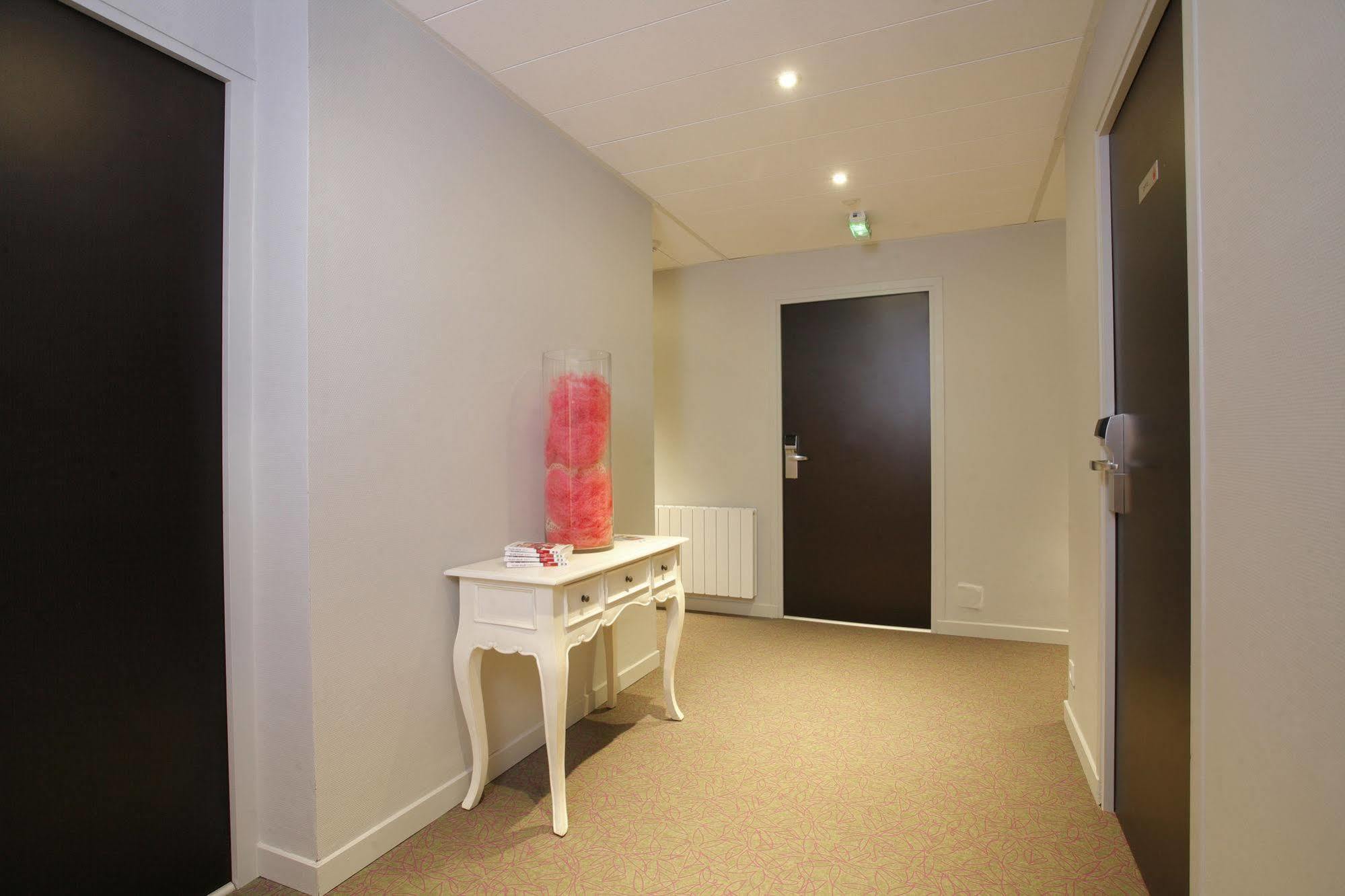 Hotel The Originals Perpignan Sud Le Grillon D'Or Le Boulou Εξωτερικό φωτογραφία