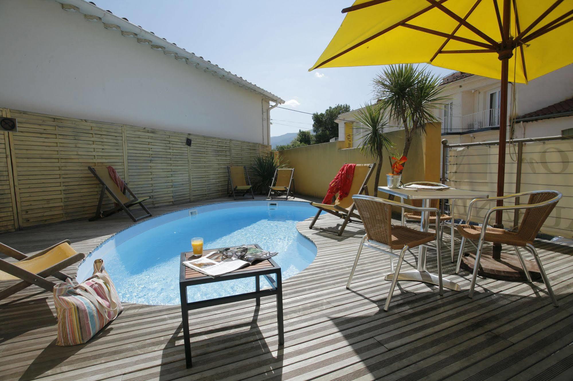 Hotel The Originals Perpignan Sud Le Grillon D'Or Le Boulou Εξωτερικό φωτογραφία