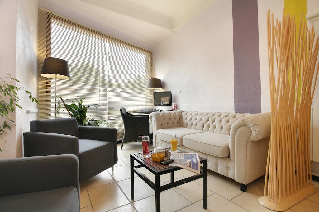 Hotel The Originals Perpignan Sud Le Grillon D'Or Le Boulou Εξωτερικό φωτογραφία
