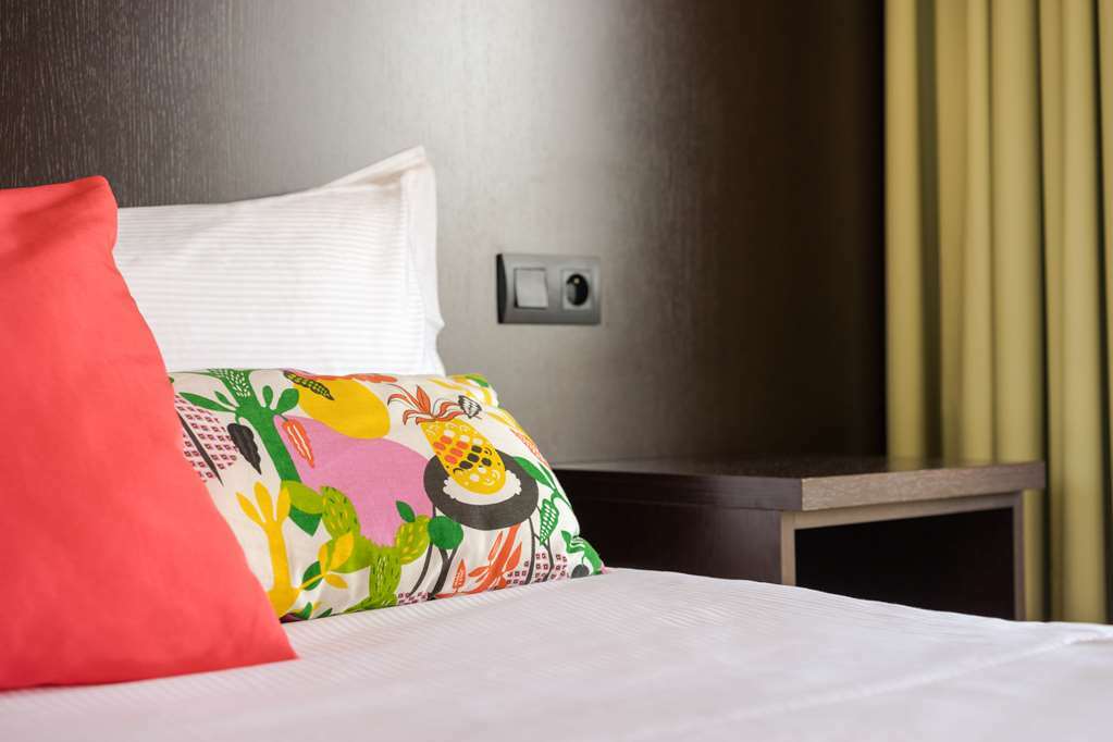 Hotel The Originals Perpignan Sud Le Grillon D'Or Le Boulou Δωμάτιο φωτογραφία